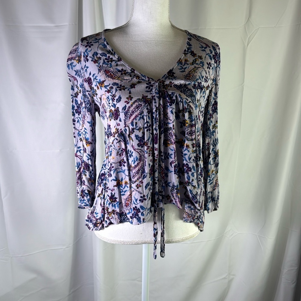 Xhilaration Lavender multi color blouse (M)‎